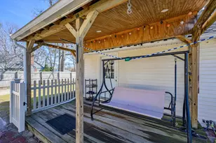 22 Annette Ave, Falmouth, MA 02536 - Photo 8