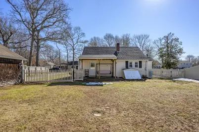 22 Annette Ave, Falmouth, MA 02536 - Photo 4