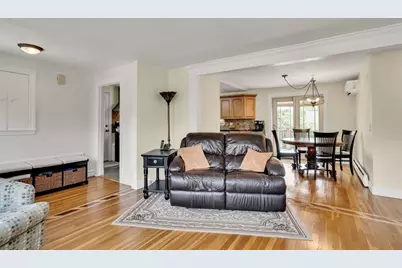 2 Maria Ct, Woburn, MA 01801 - Photo 4