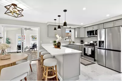 40 Duncan St, Fall River, MA 02721 - Photo 2