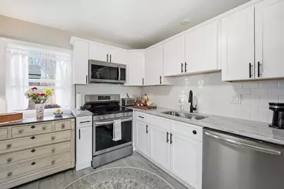 14 Dorothy Ave, Chicopee, MA 01020 - Photo 10