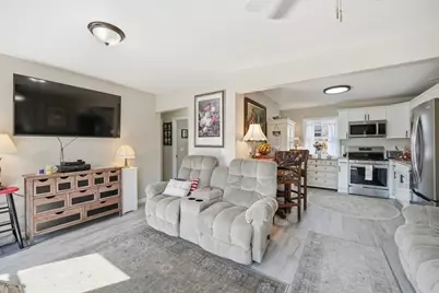 14 Dorothy Ave, Chicopee, MA 01020 - Photo 8