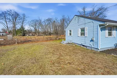 14 Dorothy Ave, Chicopee, MA 01020 - Photo 4