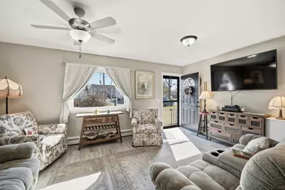 14 Dorothy Ave, Chicopee, MA 01020 - Photo 6