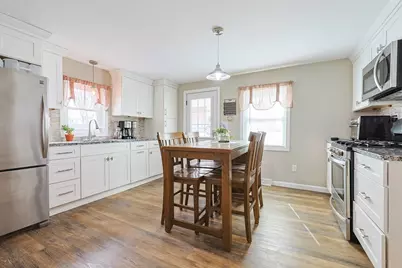 179 Lakeview Ave, Tyngsborough, MA 01879 - Photo 2