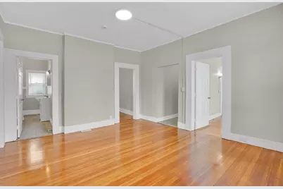 139 Bay St, Springfield, MA 01109 - Photo 8