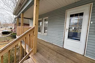27 6th Ave, Quincy, MA 02169 - Photo 2