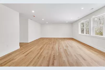 583 Fletcher Street, Northbridge, MA 01588 - Photo 22