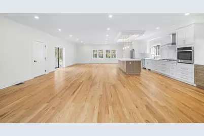 583 Fletcher Street, Northbridge, MA 01588 - Photo 8
