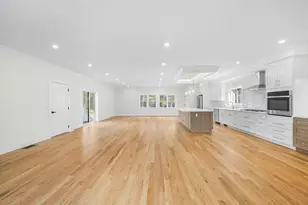 583 Fletcher St, Northbridge, MA 01588 - Photo 8