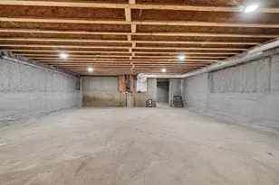 583 Fletcher St, Northbridge, MA 01588 - Photo 34