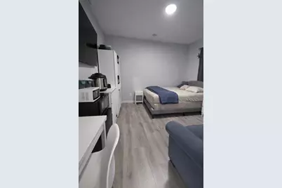 8 Pelham St, Worcester, MA 01609 - Photo 12