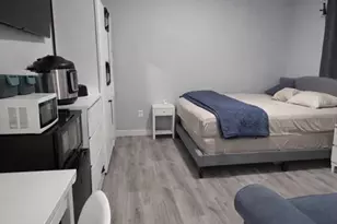 8 Pelham St, Worcester, MA 01609 - Photo 12