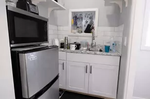 8 Pelham St, Worcester, MA 01609 - Photo 14