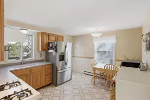 37 Cross St, Franklin, MA 02038 - Photo 8