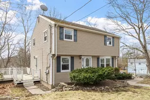 5 Hollis St, Saugus, MA 01906 - Photo 2