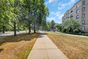 11 Park Dr, Boston, MA 02215 - Photo 38