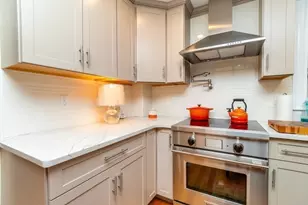 27 Richwood St, Boston, MA 02132 - Photo 8