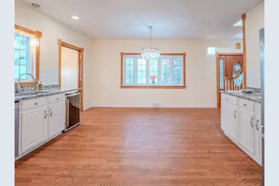 33 Lakeside Dr, Shrewsbury, MA 01545 - Photo 6