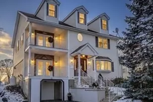 33 Lakeside Dr, Shrewsbury, MA 01545 - Photo 1