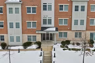 321 Hammond Pond Pkwy, Brookline, MA 02467 - Photo 28