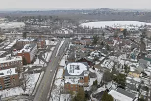 321 Hammond Pond Pkwy, Brookline, MA 02467 - Photo 34