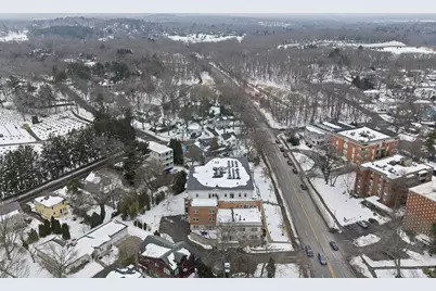 321 Hammond Pond Pkwy #105, Brookline, MA 02467 - Photo 38