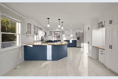 767 Walnut Street, Lynnfield, MA 01940 - Photo 2