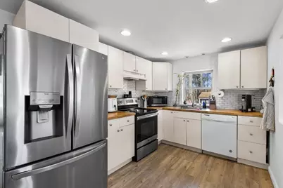 45 Groveland St, Abington, MA 02351 - Photo 4