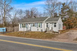 45 Groveland St, Abington, MA 02351 - Photo 2