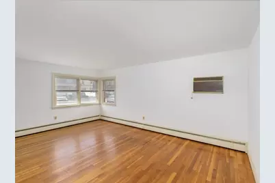 234 Foster St, Lowell, MA 01851 - Photo 10