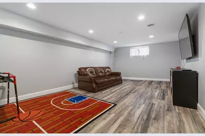 25 Hazelmere Rd, Boston, MA 02131 - Photo 18