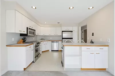 38 Poppasquash Rd #38, North Attleboro, MA 02760 - Photo 4