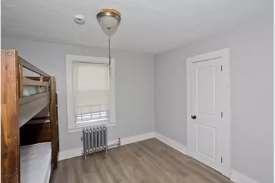 20 E School St, West Springfield, MA 01089 - Photo 12