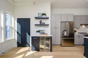 21 Tanglewood Rd, Boston, MA 02124 - Photo 4