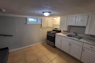 8 Cedar Ct, Lowell, MA 01852 - Photo 4