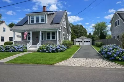 7 Akin St, Dartmouth, MA 02748 - Photo 2
