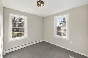 23 Sterling St, Chicopee, MA 01020 - Photo 10