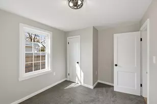 23 Sterling St, Chicopee, MA 01020 - Photo 14