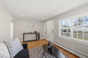 23 Sterling St, Chicopee, MA 01020 - Photo 8