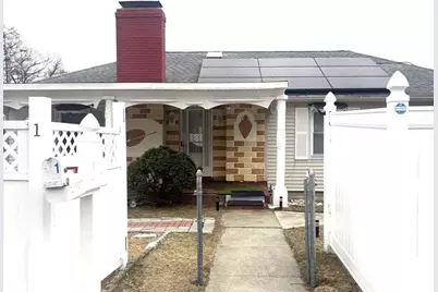 1 Rockland Road Ct, Auburn, MA 01501 - Photo 2