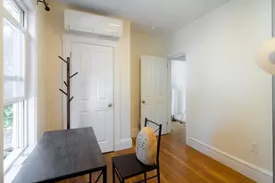 4 Hardwick St, Cambridge, MA 02141 - Photo 2