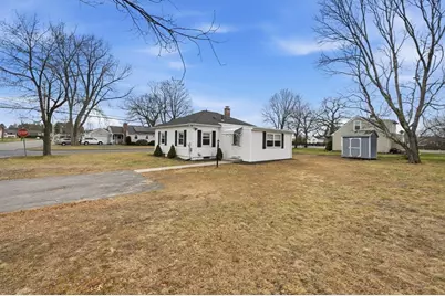 676 Chapin St, Ludlow, MA 01056 - Photo 28