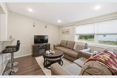 676 Chapin St, Ludlow, MA 01056 - Photo 10