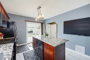 38 Willard St, New Bedford, MA 02744 - Photo 16