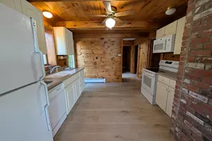 27 Carrier Ln, Sutton, MA 01590 - Photo 8