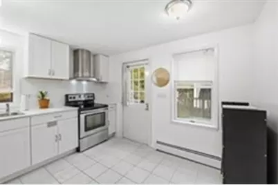 22 Juniper St, Lowell, MA 01852 - Photo 16