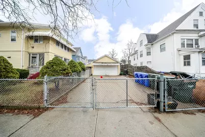 570-572 Dickinson St, Springfield, MA 01108 - Photo 4