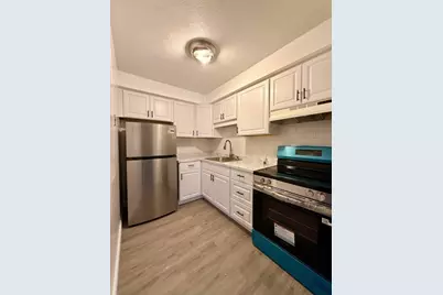 915 Edgell Rd #61, Framingham, MA 01701 - Photo 2