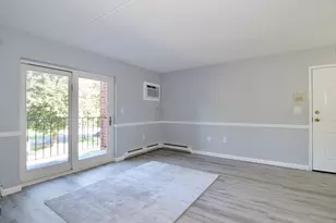 22 Maple Crest Cir, Holyoke, MA 01040 - Photo 4